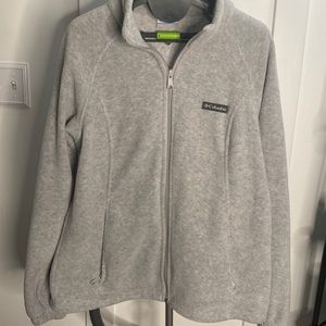 Super comfy Columbia brand zip jacket